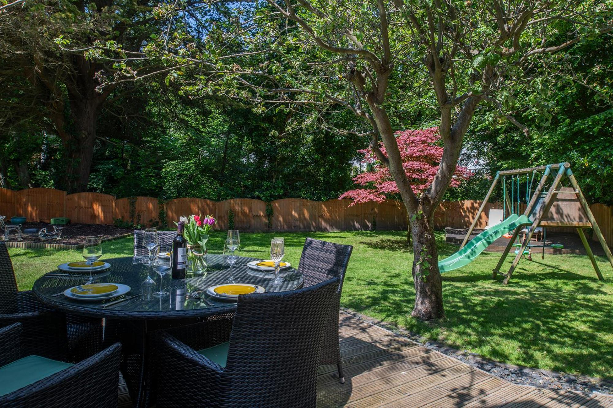 The Coachhouse - Cottage With Private Hot Tub Colwyn Bay Esterno foto